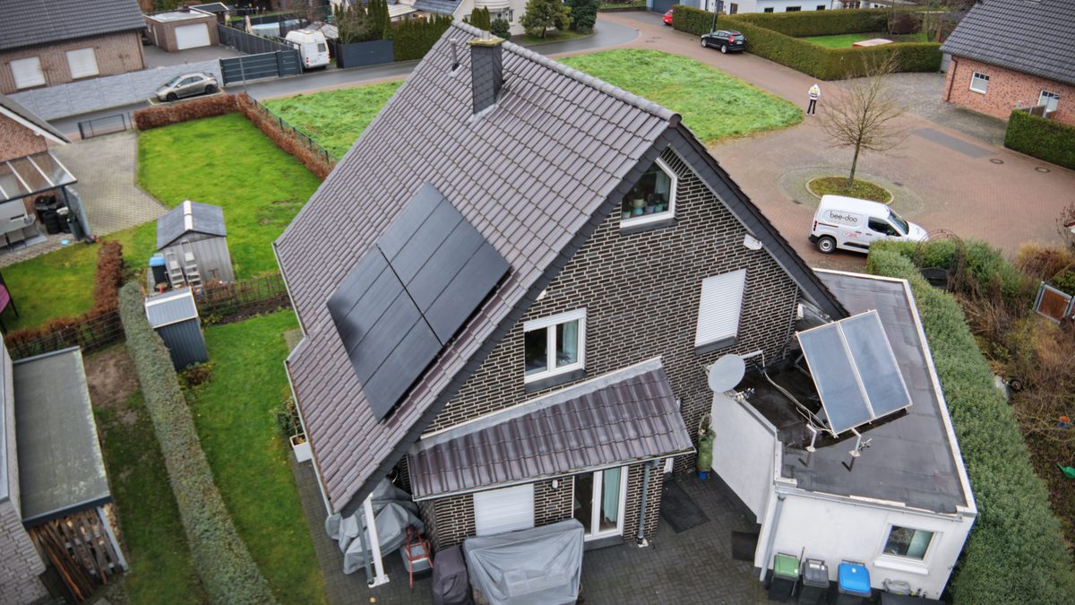 bee-doo Montage NRW Backsteinhaus